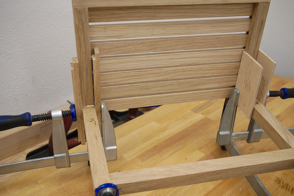 Handtuchhalter mit Ablage aus Eiche - Projekte - Stammprojekte