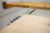 Sägeblatt einer Tischkreissäge hat eine Höheneinstellung, sodass der Sägeblattzahngrund auf Höhe der Werkstückoberseite liegt